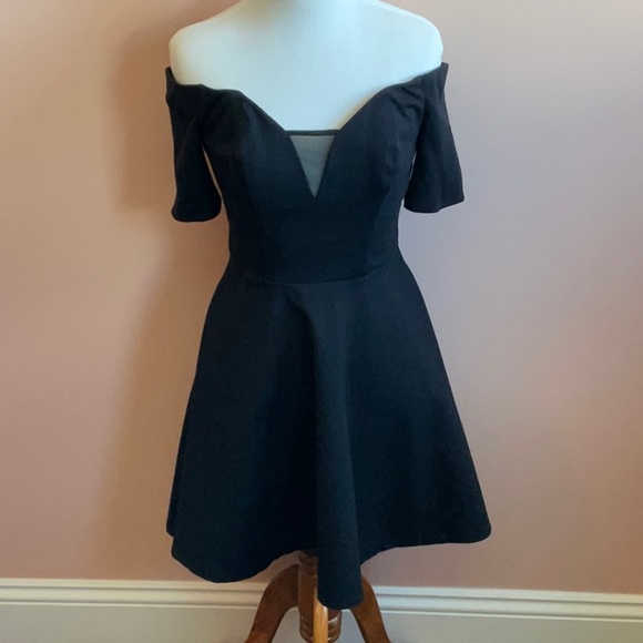 Guess Fit & Flare Off the Shoulder Dress - Picture 2 of 6